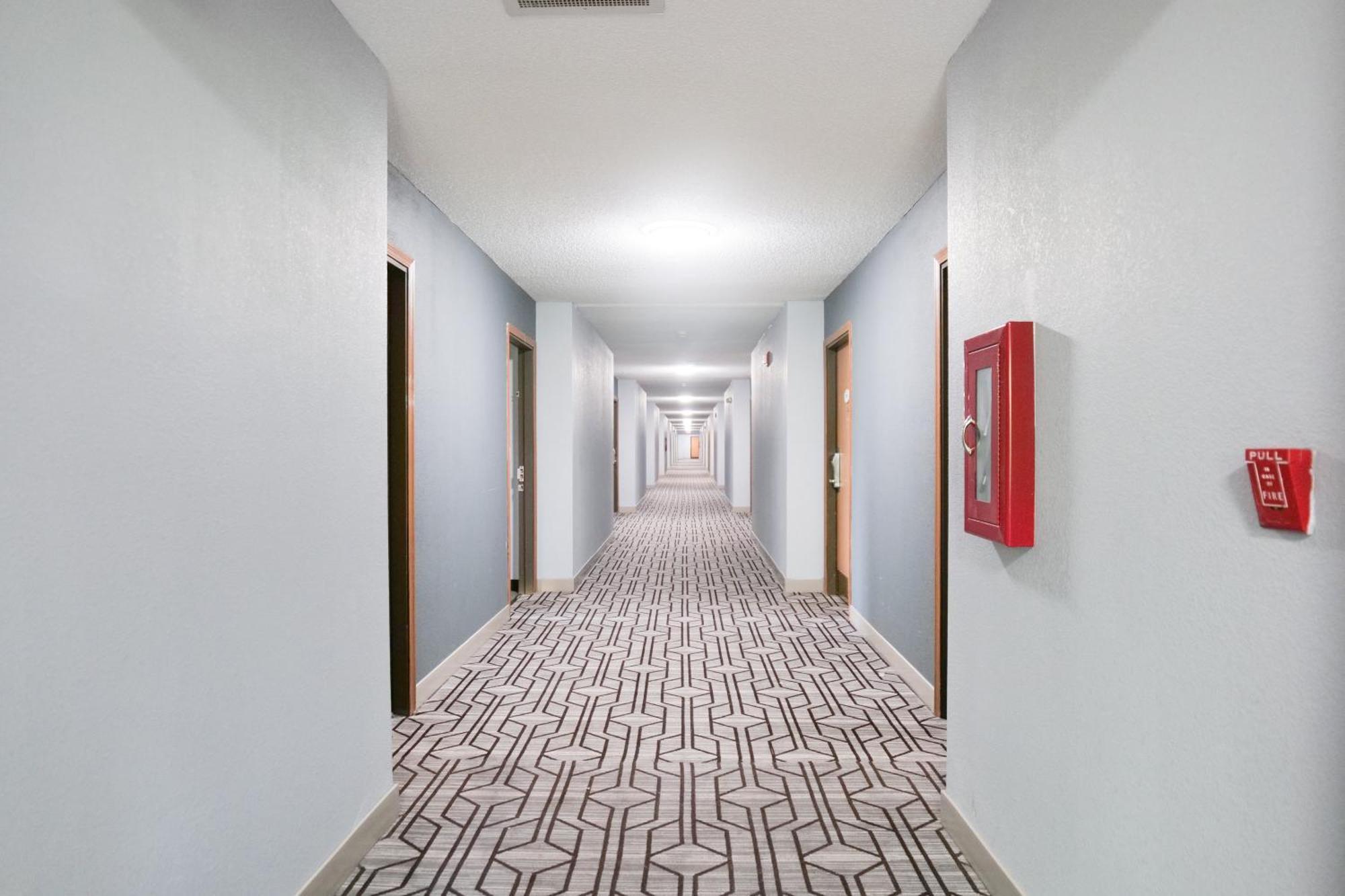 Baymont By Wyndham Flint Airport North Hotel Luaran gambar